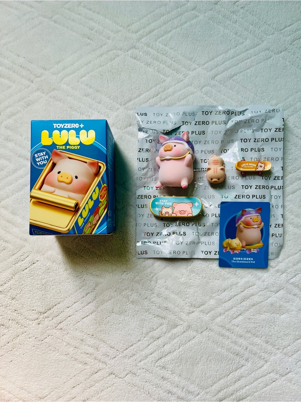 toyzero lulu the piggy stay with you series figure - the skateboard kid